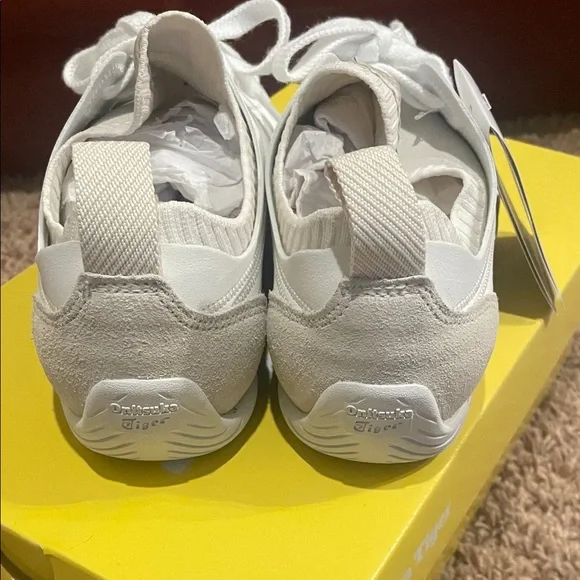 Onitsuka Tiger Cream/White Sneakers Size 7 NWT - Picture 4 of 7